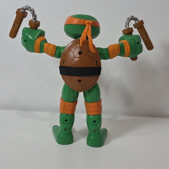 Teenage Mutant Ninja Turtles: 10" Stretch N Shout Michelangelo Figure by Playmat - Picture 8 of 9